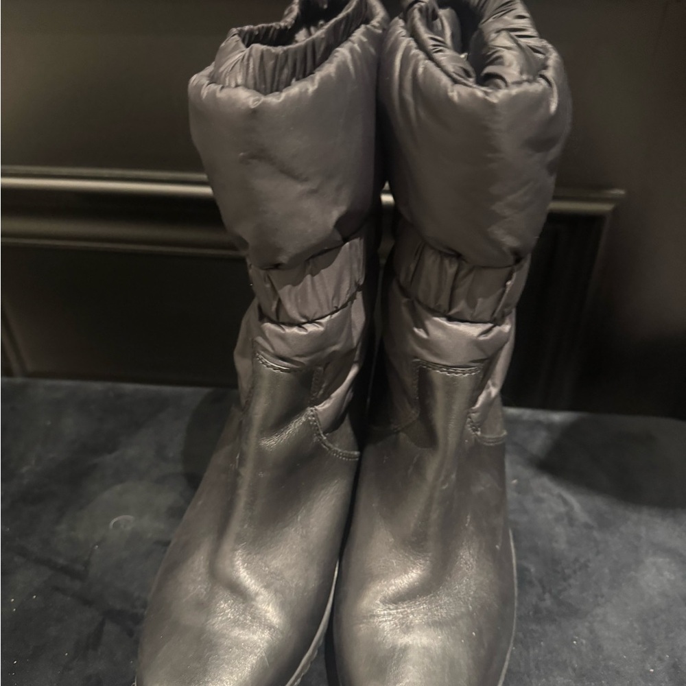 UGG Black Winter Boots with Slouchy Design